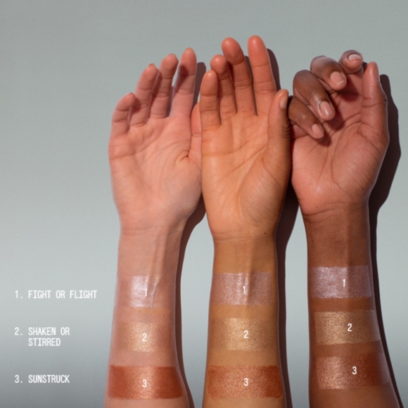 💗About Face Beauty "Fight or Flight" Light Lock Highlighter - Picture 6 of 8